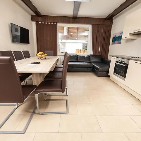 شقة Haus Astoria *